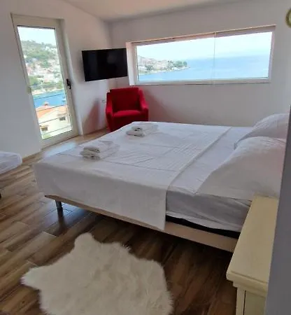 Bella Vista Beach House Apartment