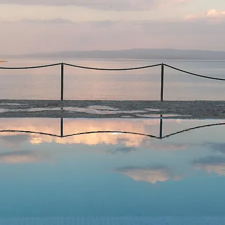 Bella Vista Beach House Apartment Trogir