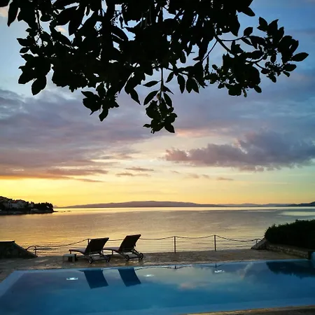 Bella Vista Beach House Apartment